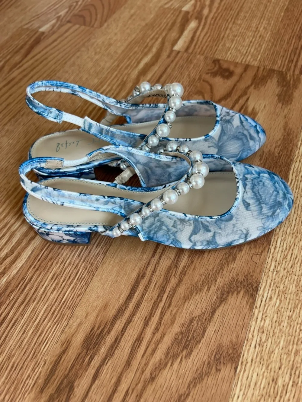 Betsey Johnson Kid's Evey Floral Slingback Flats in Blue/White Kids 4/Women's 6